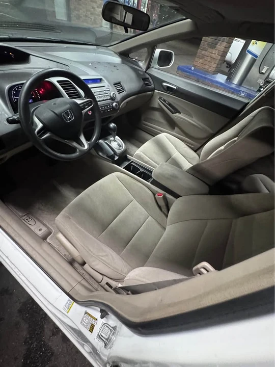 2011 Honda Civic 8th Gen - Image 6 of 7