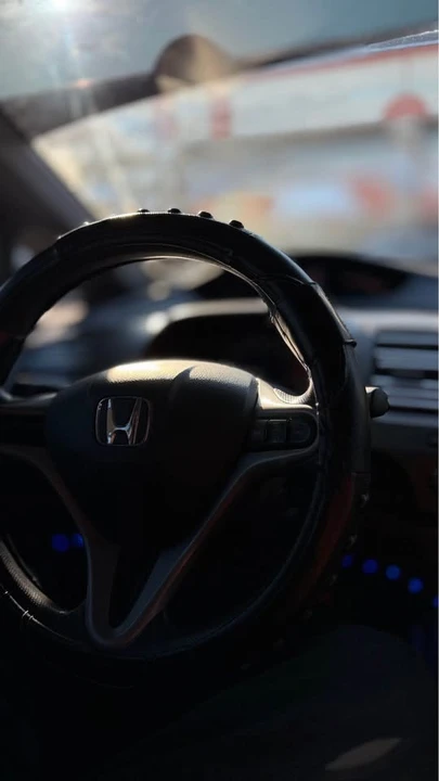 2011 Honda Civic 8th Gen - Image 3 of 12