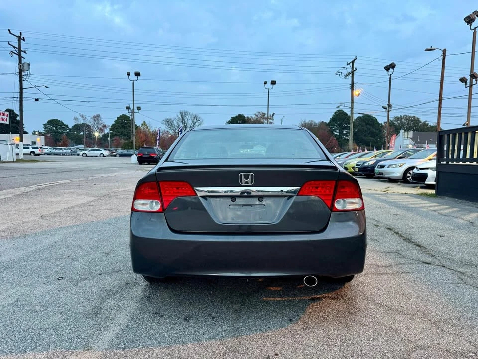 2011 Honda Civic 8th Gen - Image 2 of 16