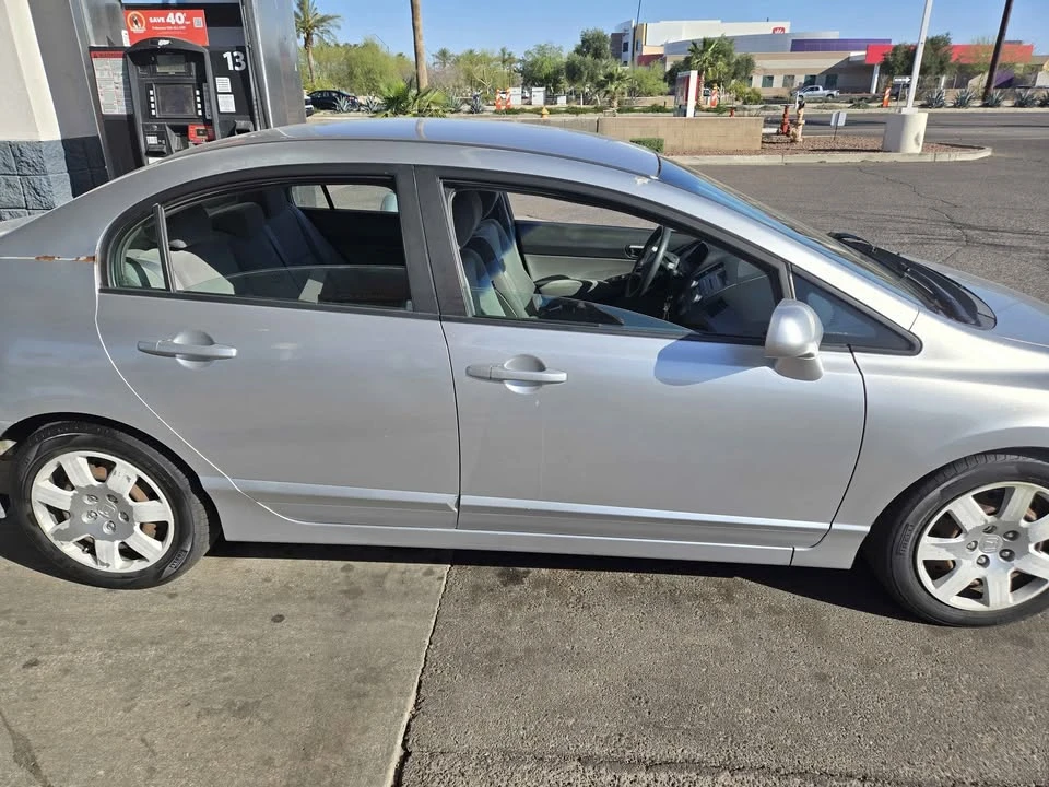 2011 Honda Civic 8th Gen - Image 3 of 9