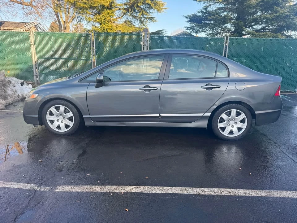2011 Honda Civic 8th Gen - Image 6 of 12