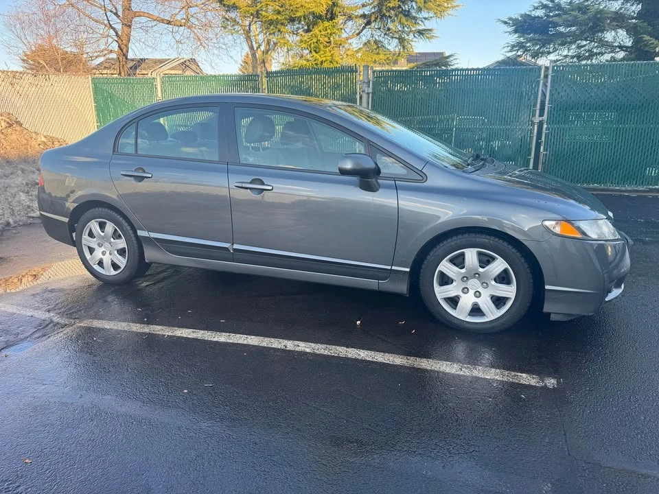 2011 Honda Civic 8th Gen - Image 9 of 12