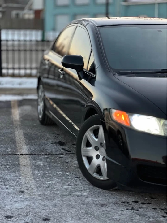 2011 Honda Civic 8th Gen - Image 8 of 12