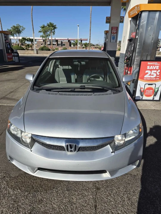 2011 Honda Civic 8th Gen - Image 2 of 9