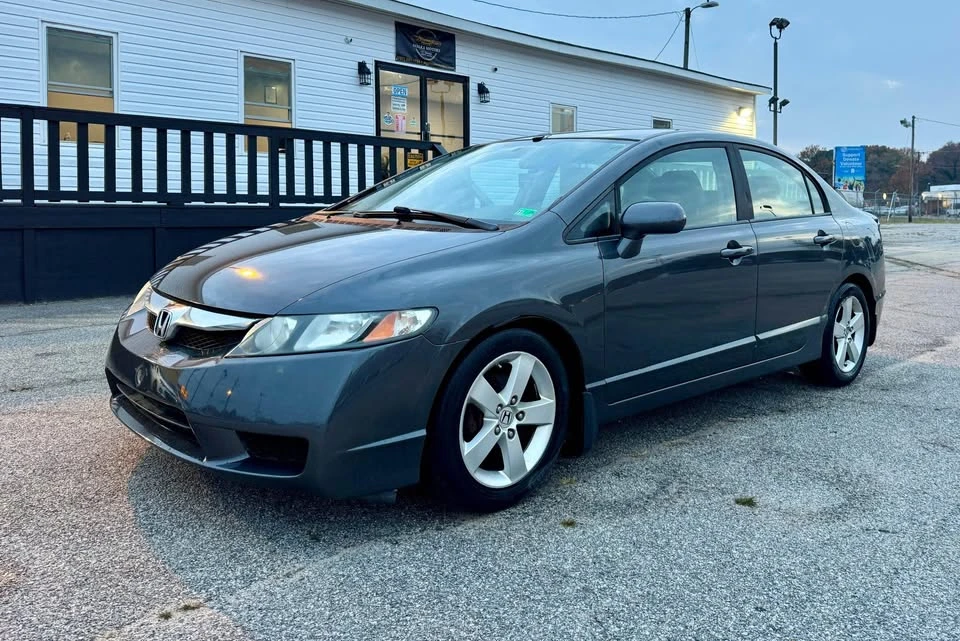 2011 Honda Civic 8th Gen - Image 5 of 16
