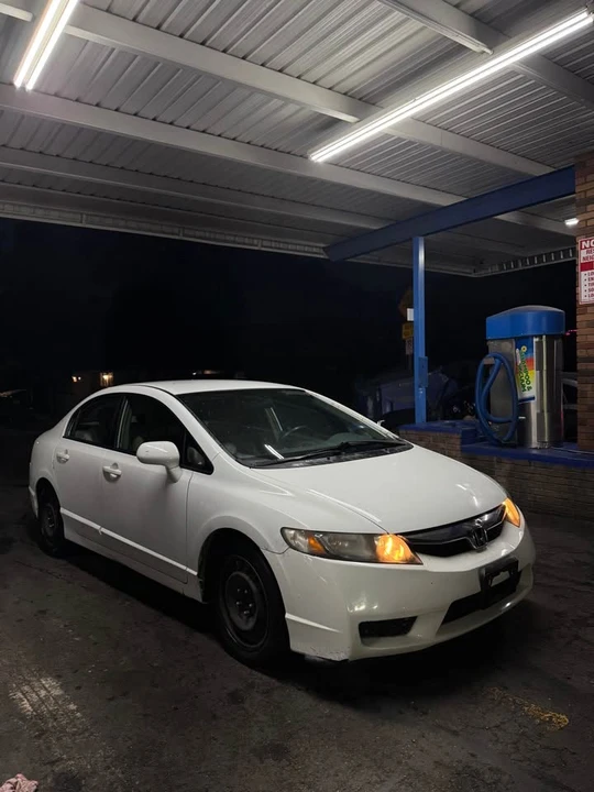 2011 Honda Civic 8th Gen - Image 3 of 7