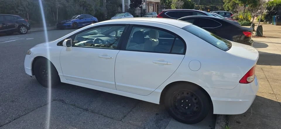 2011 Honda Civic 8th Gen - Image 6 of 9