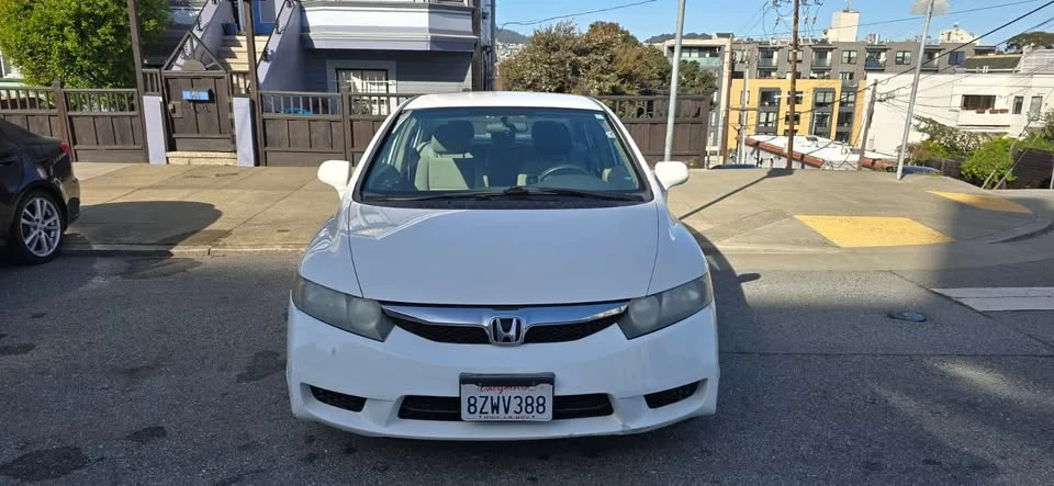 2011 Honda Civic 8th Gen - Image 4 of 9