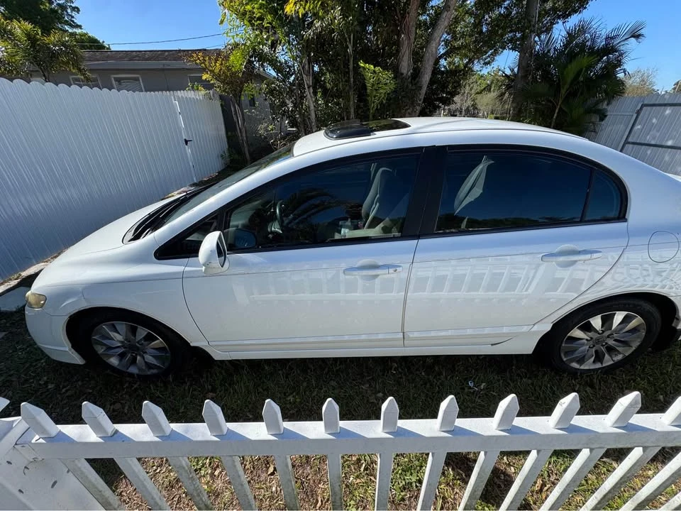 2011 Honda Civic 8th Gen - Image 15 of 18