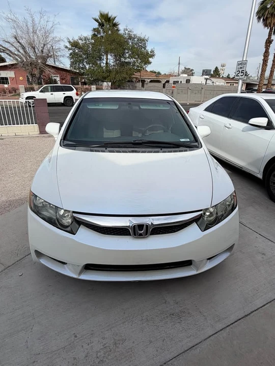 2011 Honda Civic 8th Gen - Image 2 of 7