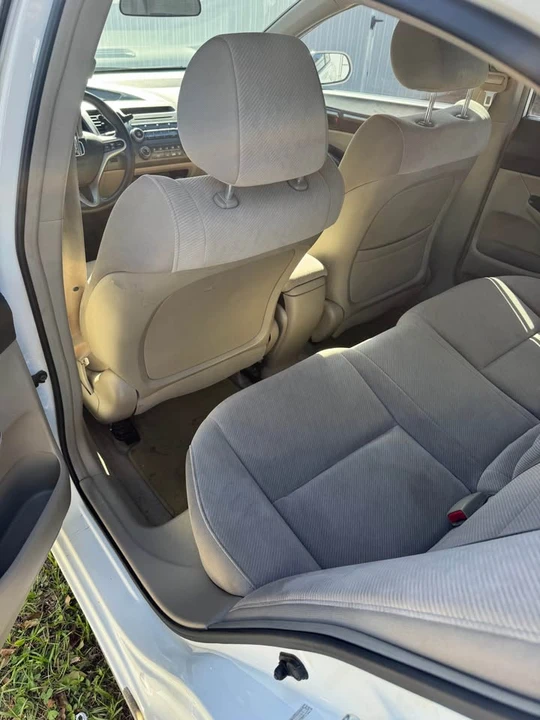 2011 Honda Civic 8th Gen - Image 8 of 18