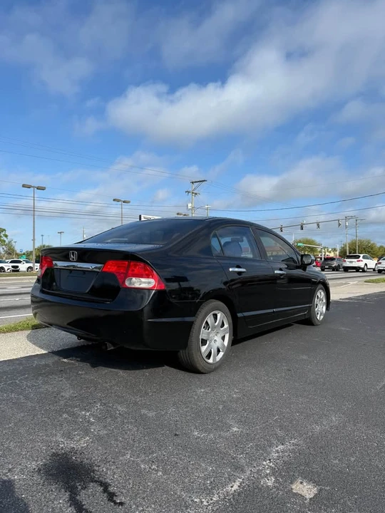 2011 Honda Civic 8th Gen - Image 5 of 11