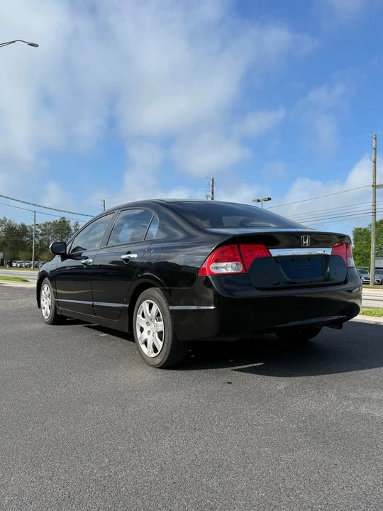 2011 Honda Civic 8th Gen - Image 3 of 11