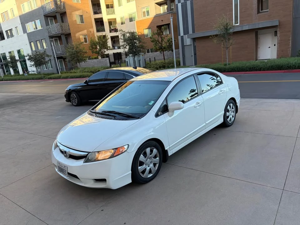 2011 Honda Civic 8th Gen - Image 5 of 14