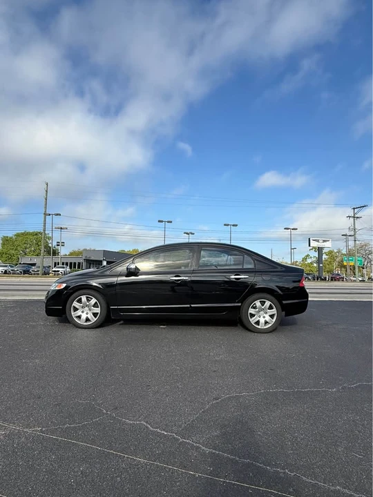 2011 Honda Civic 8th Gen - Image 2 of 11