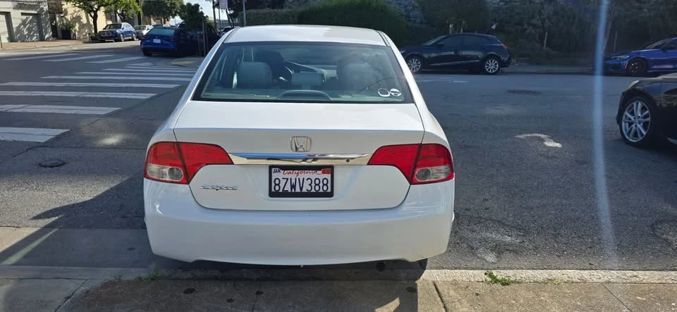 2011 Honda Civic 8th Gen - Image 5 of 9