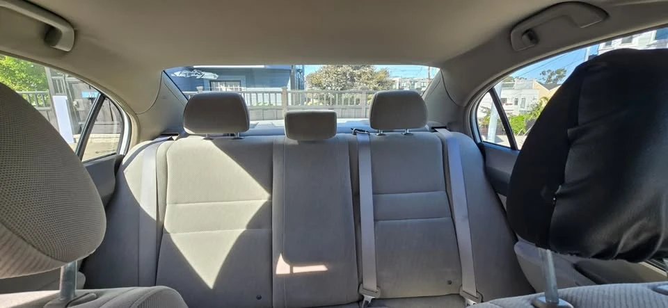 2011 Honda Civic 8th Gen - Image 8 of 9