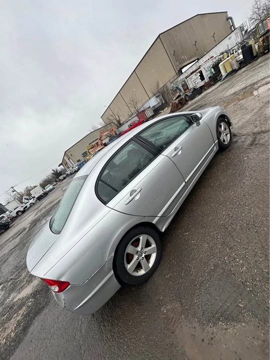 2011 Honda Civic 8th Gen - Image 2 of 12