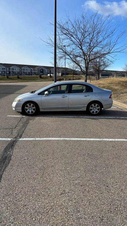 2011 Honda Civic 8th Gen - Image 2 of 13