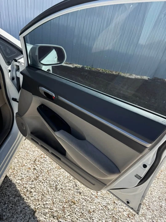 2011 Honda Civic 8th Gen - Image 11 of 18