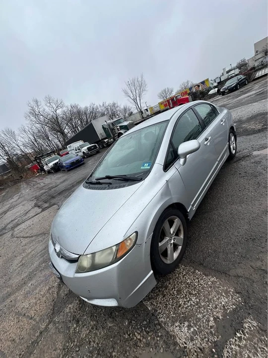 2011 Honda Civic 8th Gen - Image 7 of 12