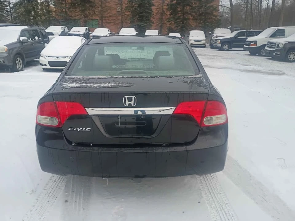 2011 Honda Civic 8th Gen - Image 3 of 8