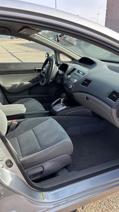 2011 Honda Civic 8th Gen - Image 9 of 13