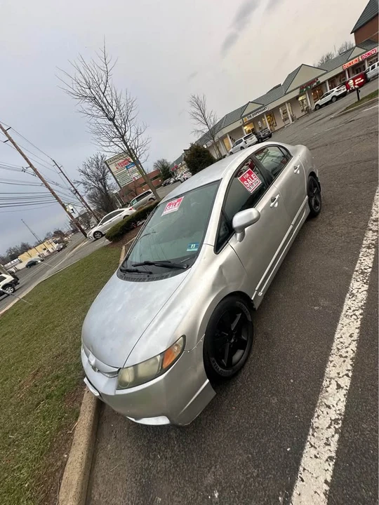 2011 Honda Civic 8th Gen - Image 6 of 9