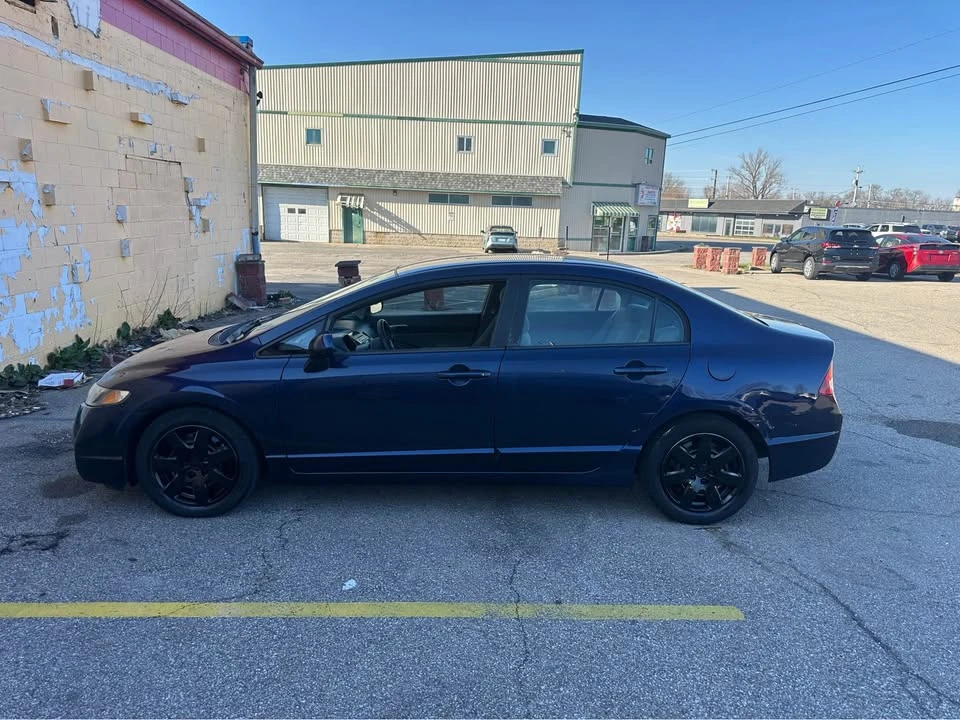2011 Honda Civic 8th Gen - Image 2 of 10