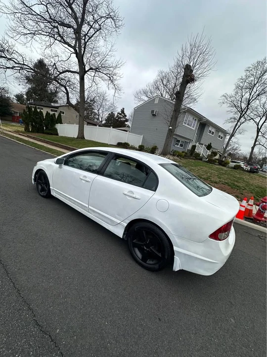 2011 Honda Civic 8th Gen - Image 6 of 10