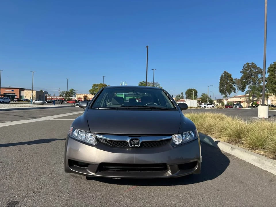 2011 Honda Civic 8th Gen - Image 2 of 13