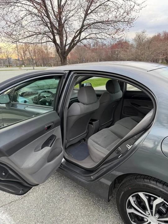2011 Honda Civic 8th Gen - Image 7 of 10