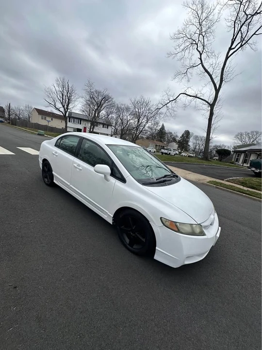 2011 Honda Civic 8th Gen - Image 8 of 11