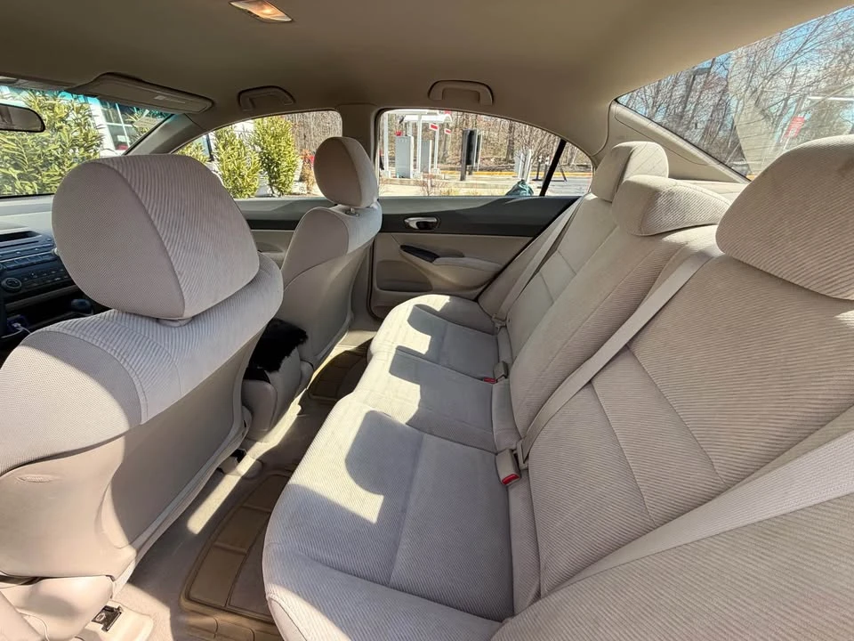2011 Honda Civic 8th Gen - Image 6 of 8