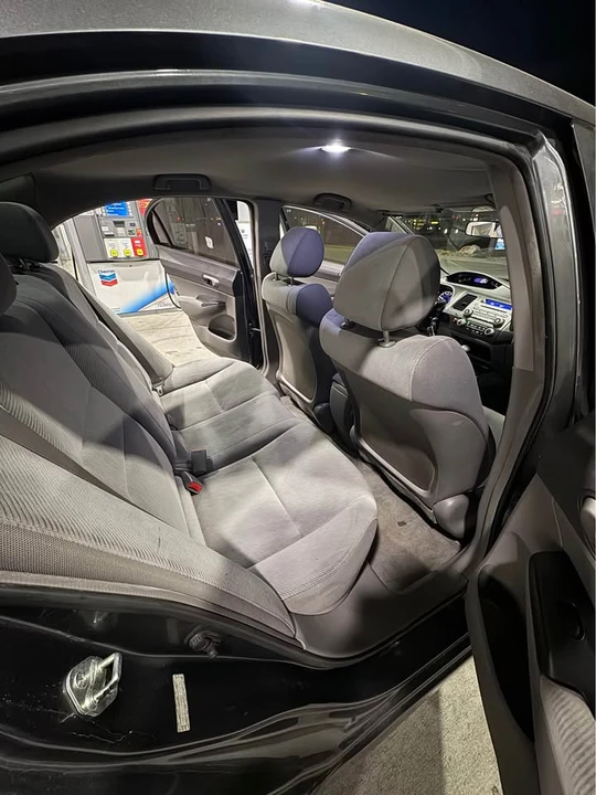 2011 Honda Civic 8th Gen - Image 8 of 14
