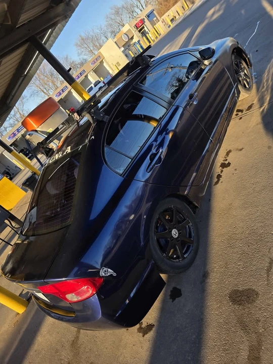 2011 Honda Civic 8th Gen - Image 3 of 9