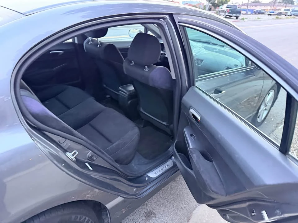 2011 Honda Civic 8th Gen - Image 12 of 17