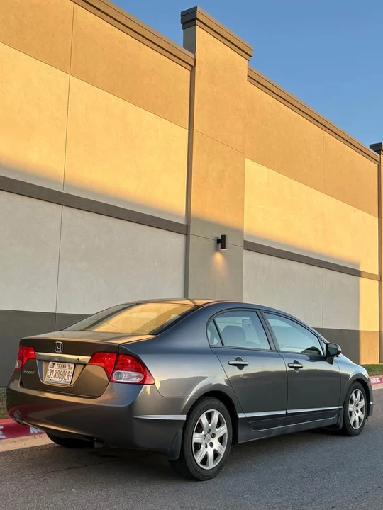 2011 Honda Civic 8th Gen - Image 3 of 19
