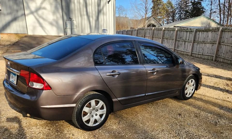 2011 Honda Civic 8th Gen - Image 4 of 7