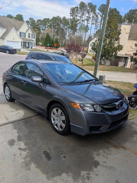 2011 Honda Civic 8th Gen - Image 2 of 7