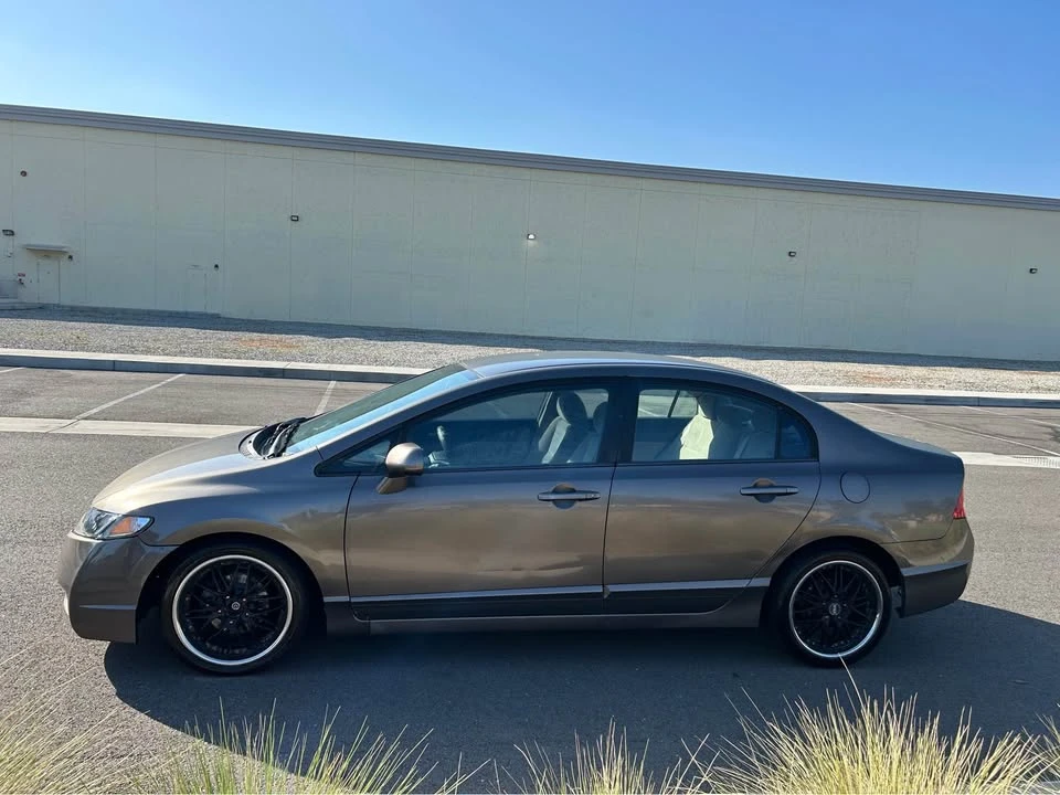 2011 Honda Civic 8th Gen - Image 4 of 13