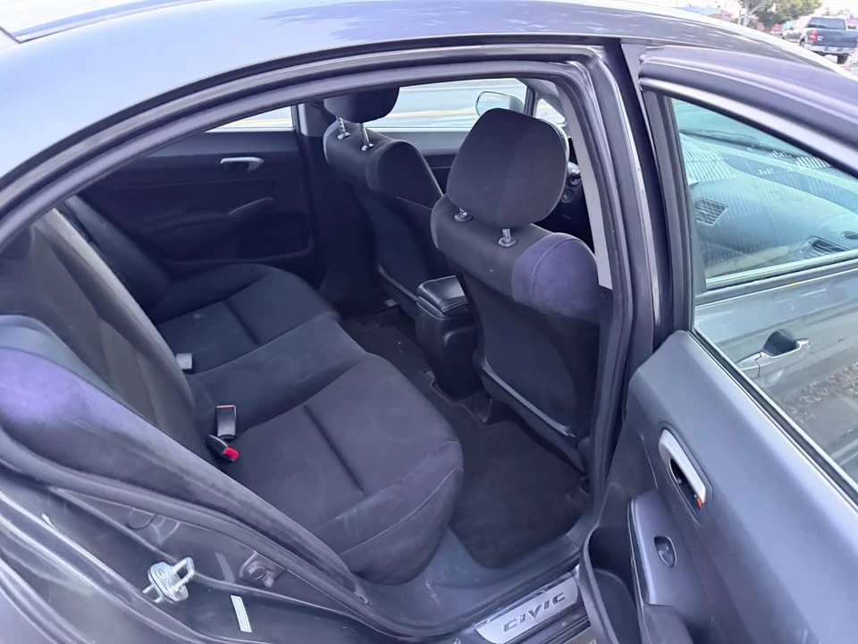 2011 Honda Civic 8th Gen - Image 10 of 17