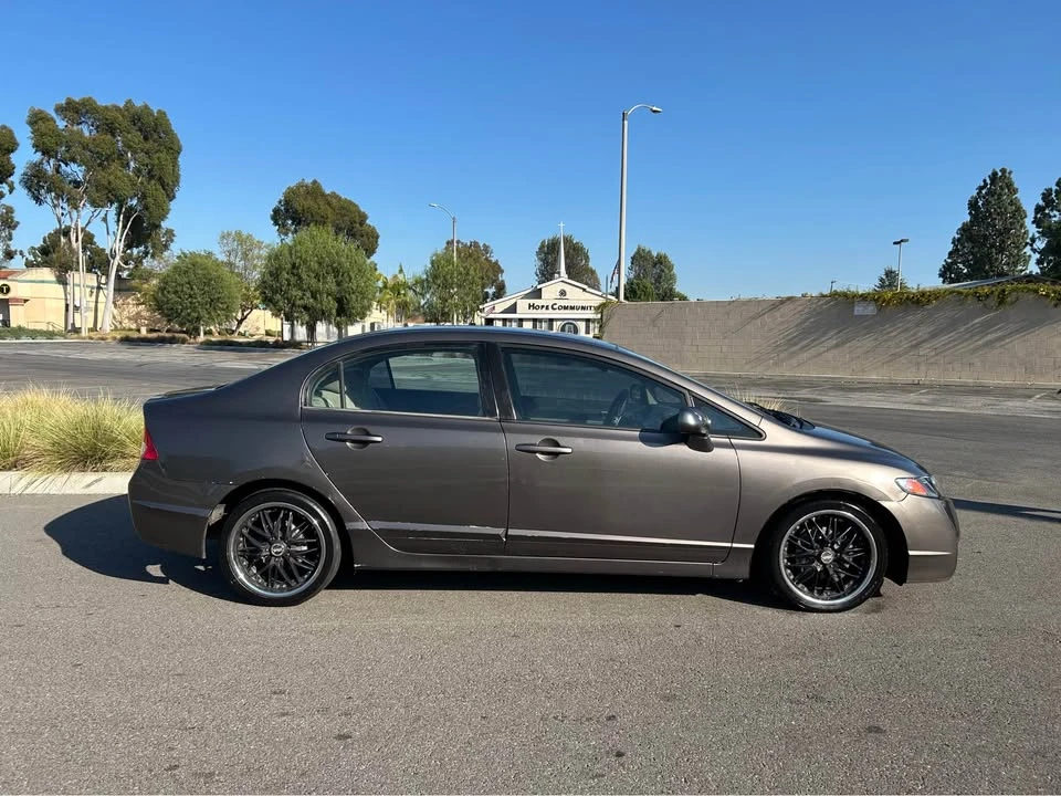 2011 Honda Civic 8th Gen - Image 8 of 13