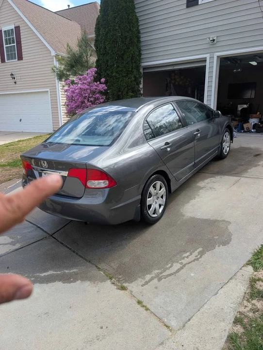 2011 Honda Civic 8th Gen - Image 3 of 7