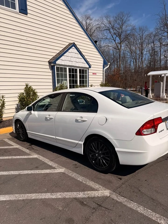 2011 Honda Civic 8th Gen - Image 3 of 8
