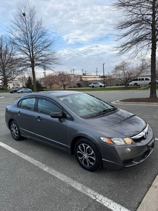 2011 Honda Civic 8th Gen - Image 3 of 10