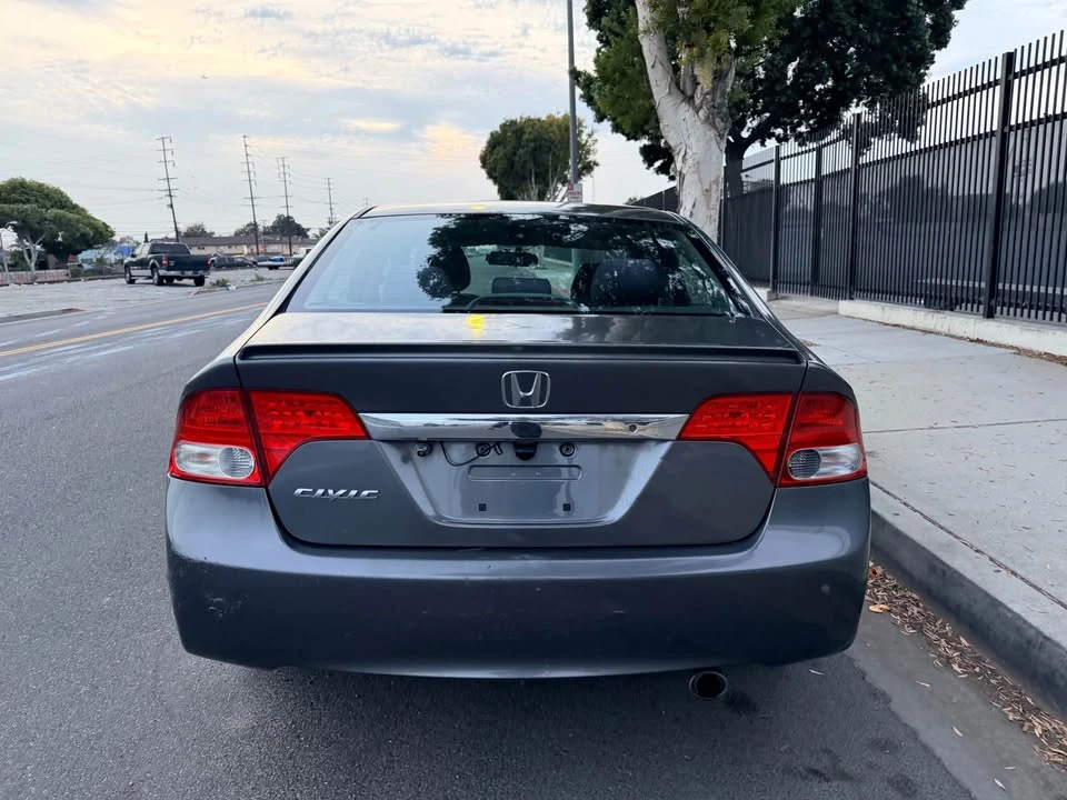 2011 Honda Civic 8th Gen - Image 8 of 17