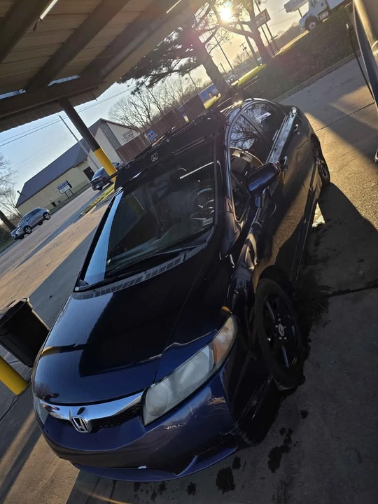2011 Honda Civic 8th Gen - Image 2 of 9
