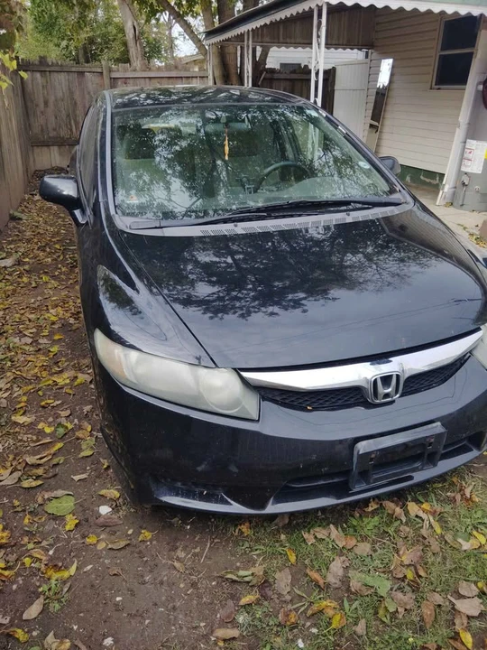 2011 Honda Civic 8th Gen - Image 3 of 4