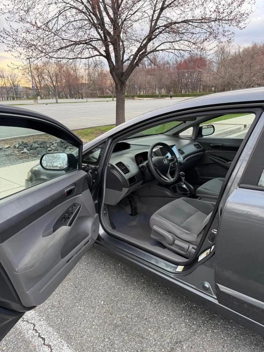 2011 Honda Civic 8th Gen - Image 6 of 10
